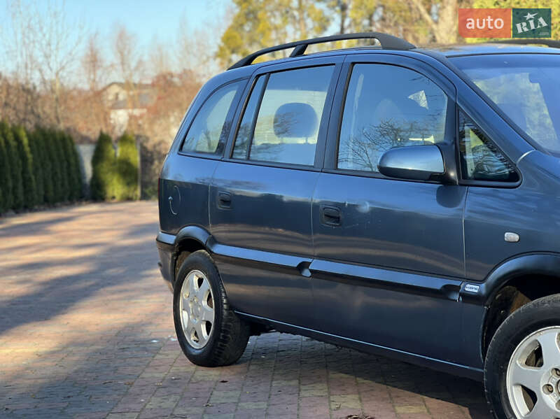 Минивэн Opel Zafira 2000 в Жовкве