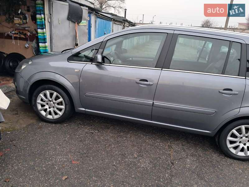 Минивэн Opel Zafira 2007 в Кременчуге фото Минивэн Opel Zafira 2007 в Кременчуге