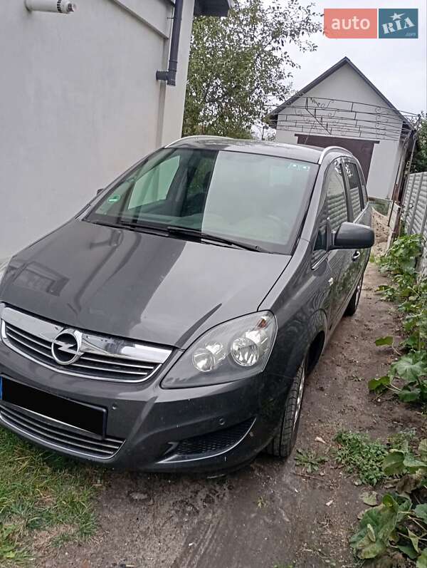 Opel Zafira 2011