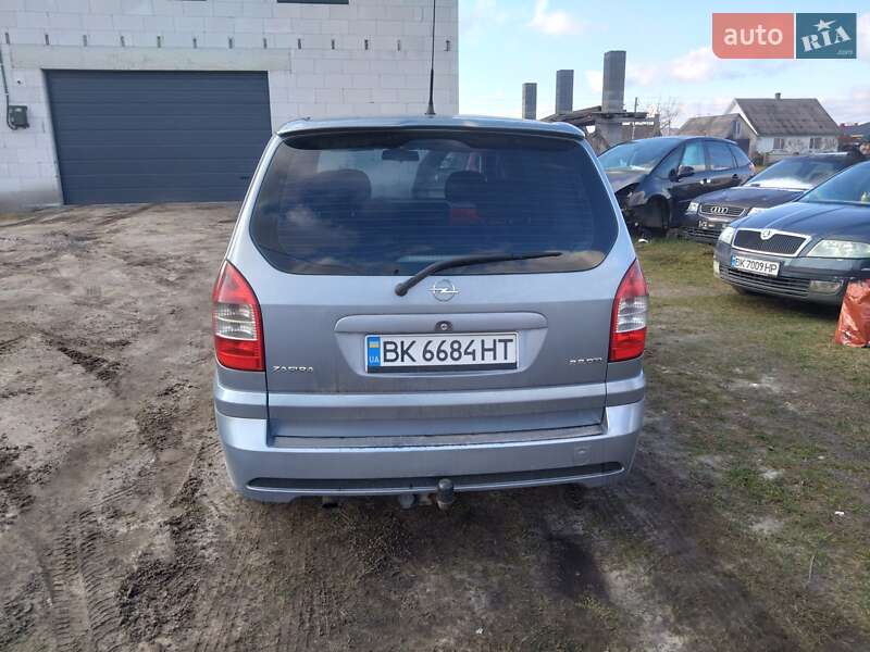 Минивэн Opel Zafira 2004 в Костополе
