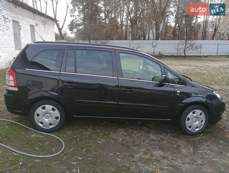 Мінівен Opel Zafira 2010 в Остер