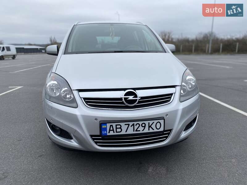 Минивэн Opel Zafira 2011 в Виннице