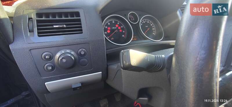 Минивэн Opel Zafira 2009 в Киеве