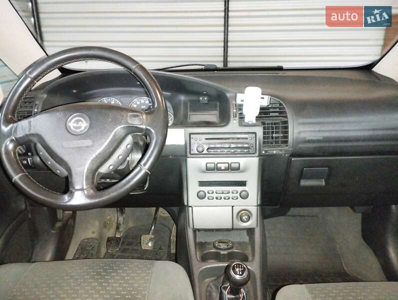 Opel Zafira 2003