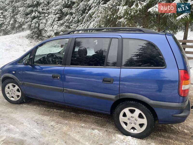 Минивэн Opel Zafira 2001 в Синевире