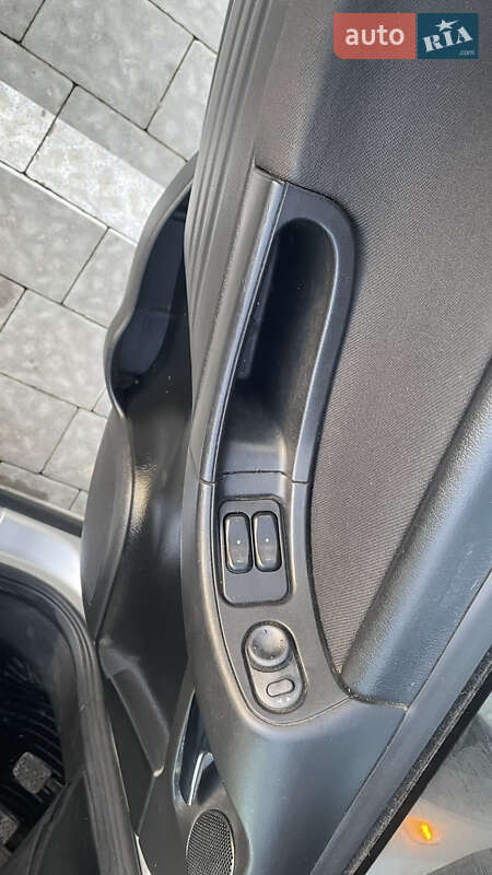 Мінівен Opel Zafira 2003 в Мостиській