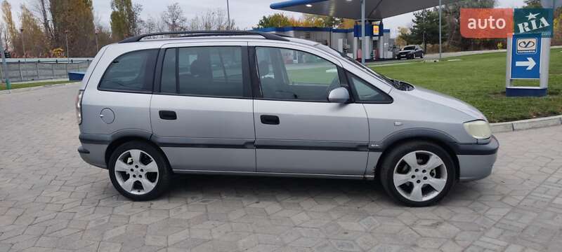 Мінівен Opel Zafira 2002 в Прилуках
