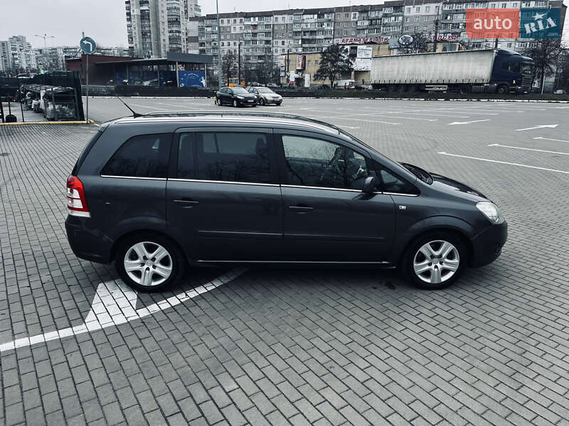 Мінівен Opel Zafira 2010 в Сумах
