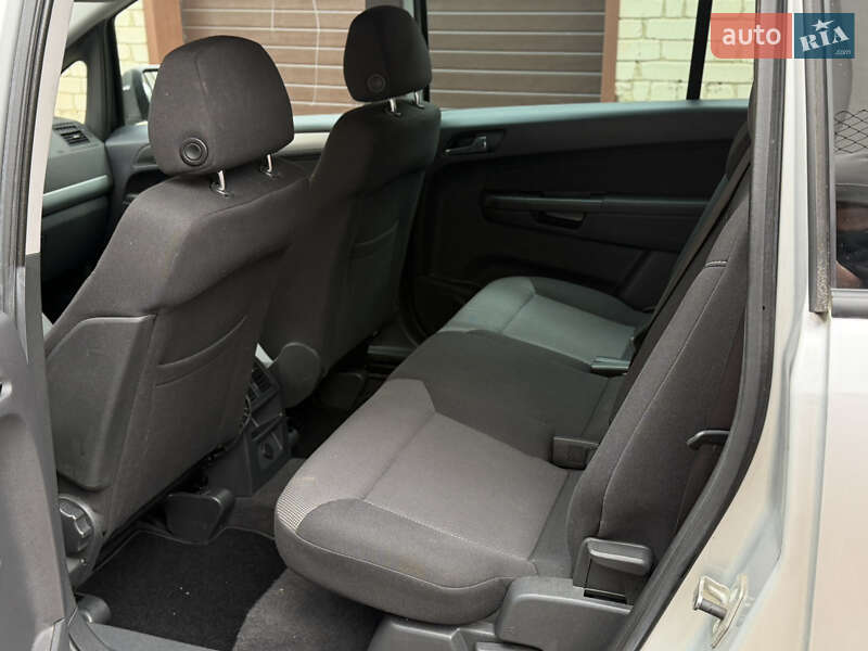 Минивэн Opel Zafira 2014 в Луцке