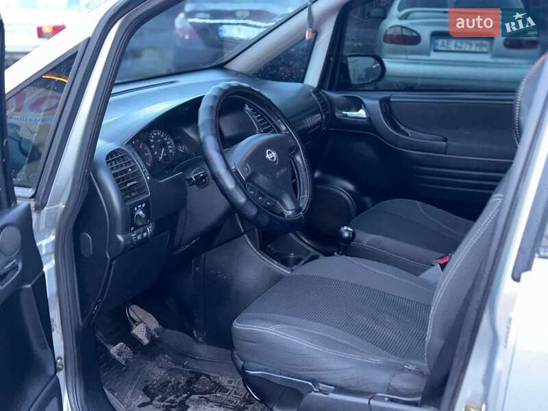 Мінівен Opel Zafira 2000 в Кам'янському