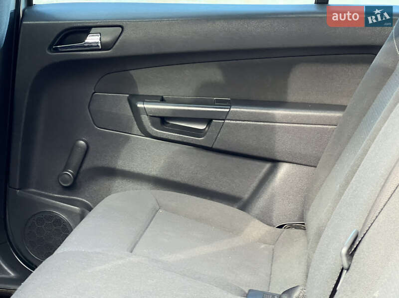 Минивэн Opel Zafira 2009 в Трускавце фото 61 Минивэн Opel Zafira 2009 в Трускавце