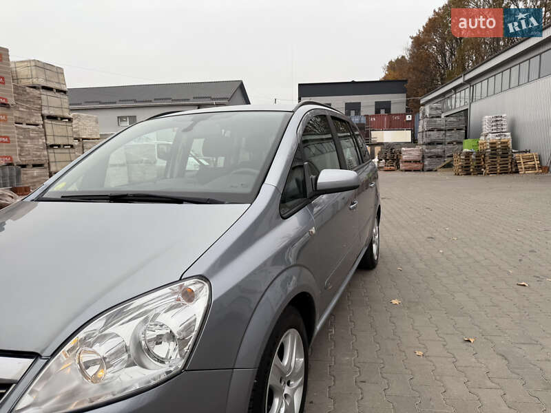 Минивэн Opel Zafira 2009 в Виннице