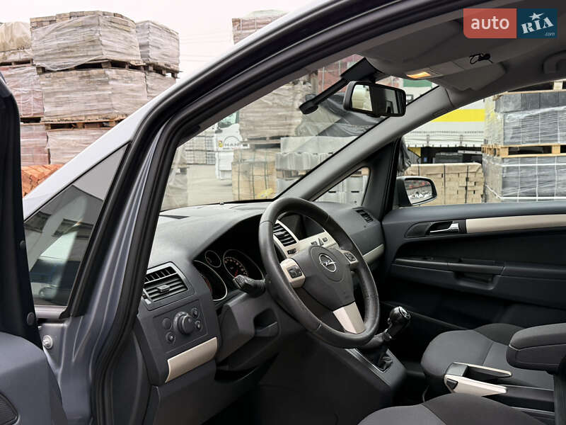 Минивэн Opel Zafira 2009 в Виннице