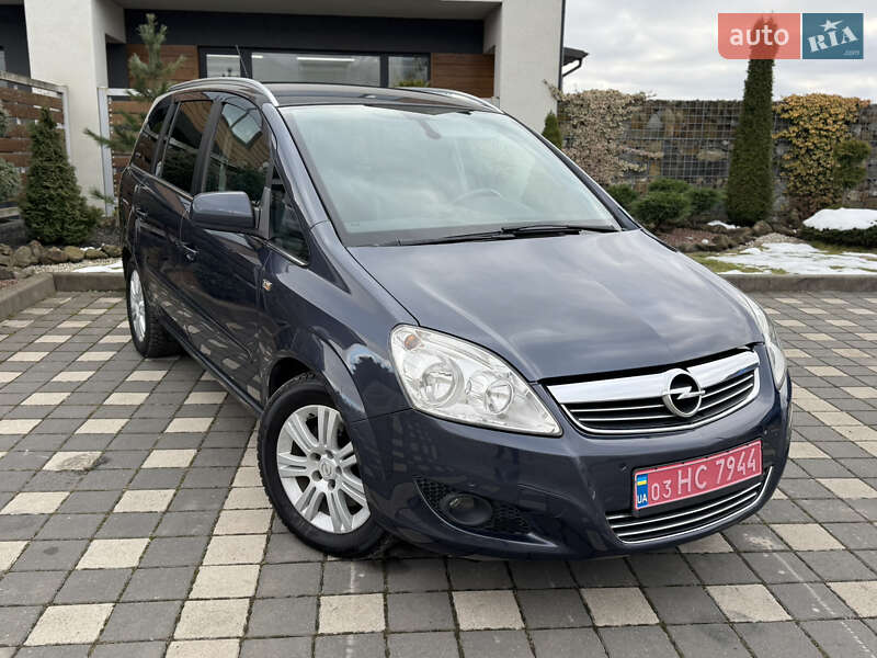 Мінівен Opel Zafira 2011 в Стрию