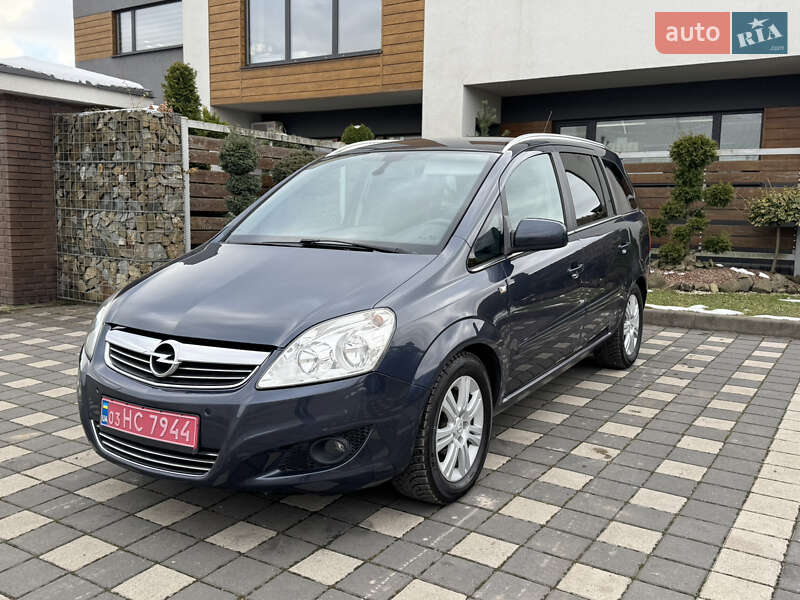 Мінівен Opel Zafira 2011 в Стрию