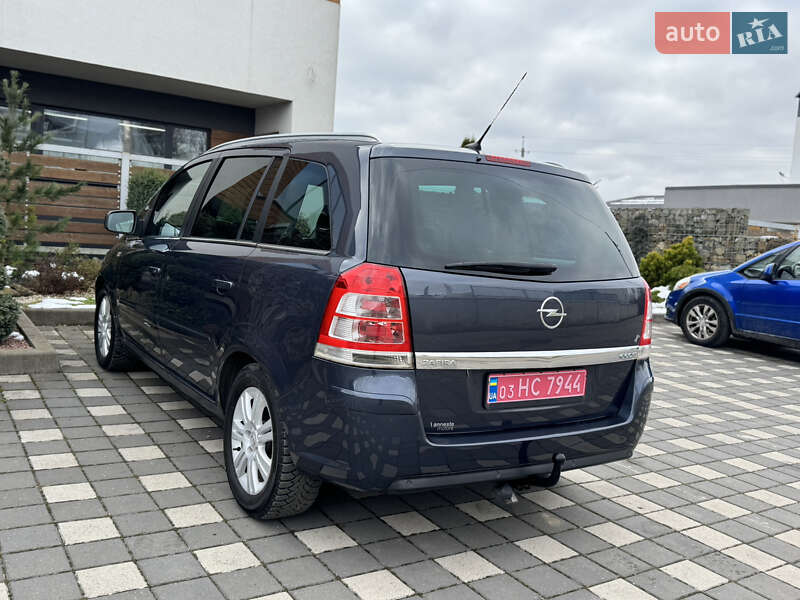 Мінівен Opel Zafira 2011 в Стрию