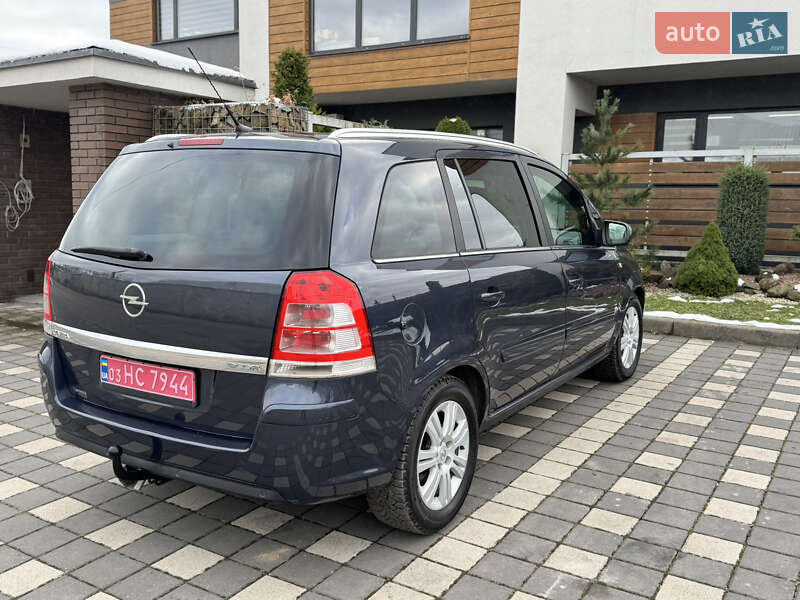 Мінівен Opel Zafira 2011 в Стрию