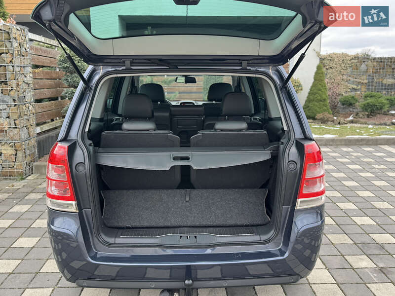 Мінівен Opel Zafira 2011 в Стрию