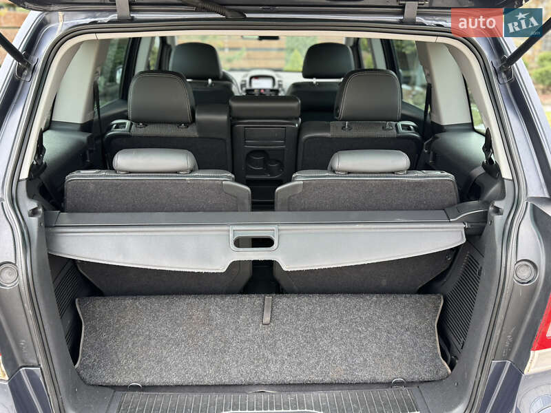 Мінівен Opel Zafira 2011 в Стрию