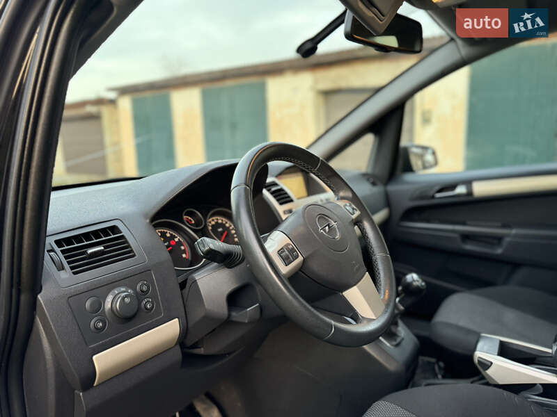 Минивэн Opel Zafira 2008 в Сокирянах