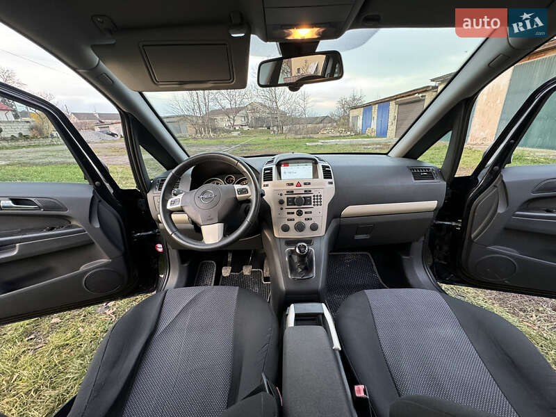 Минивэн Opel Zafira 2008 в Сокирянах