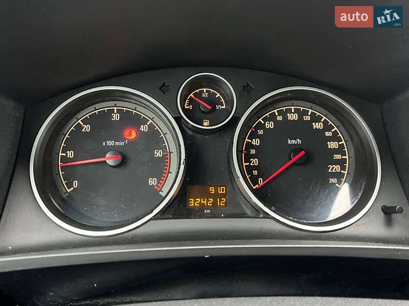 Мінівен Opel Zafira 2010 в Києві