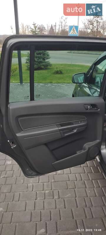 Минивэн Opel Zafira 2011 в Фастове