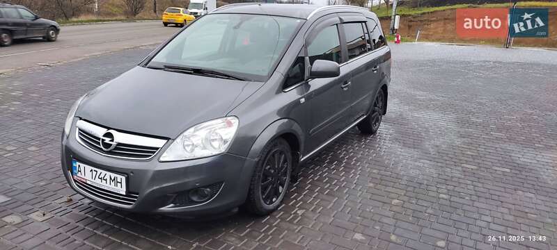 Минивэн Opel Zafira 2011 в Фастове