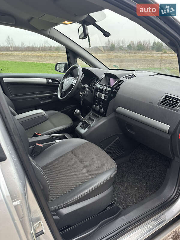 Мінівен Opel Zafira 2009 в Любешові