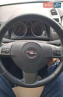 Мінівен Opel Zafira 2006 в Києві