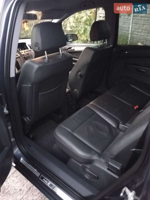 Минивэн Opel Zafira 2006 в Днепре