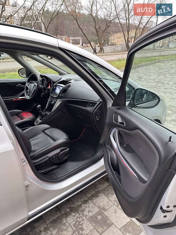 Мінівен Opel Zafira 2013 в Львові