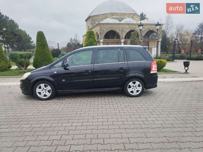 Минивэн Opel Zafira 2008 в Измаиле