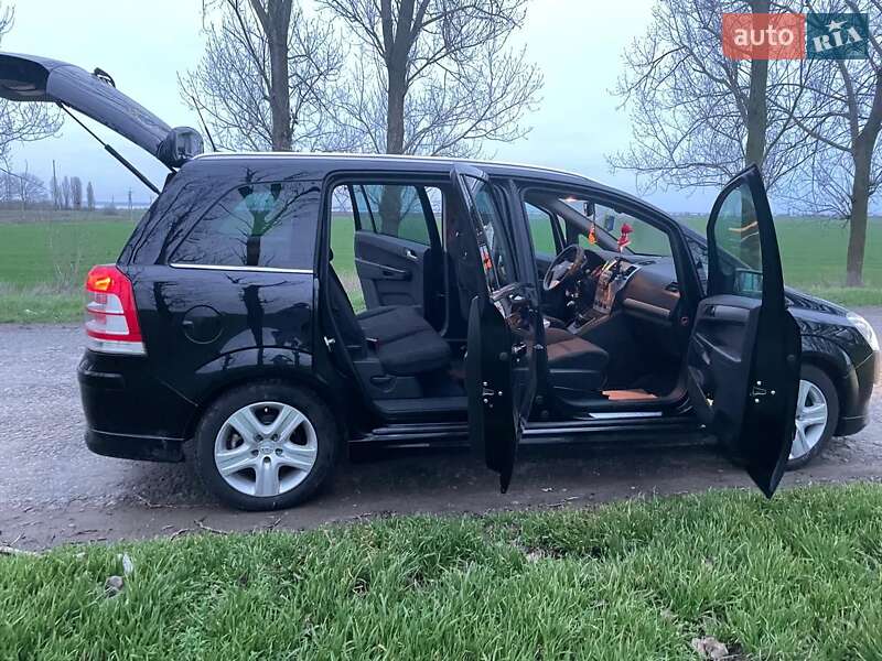 Минивэн Opel Zafira 2008 в Измаиле