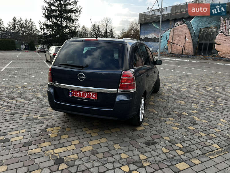 Минивэн Opel Zafira 2010 в Луцке фото 5 Минивэн Opel Zafira 2010 в Луцке