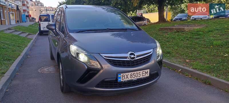 Opel Zafira 2016