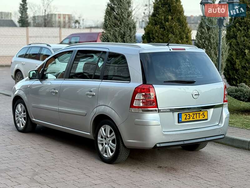 Минивэн Opel Zafira 2011 в Стрые