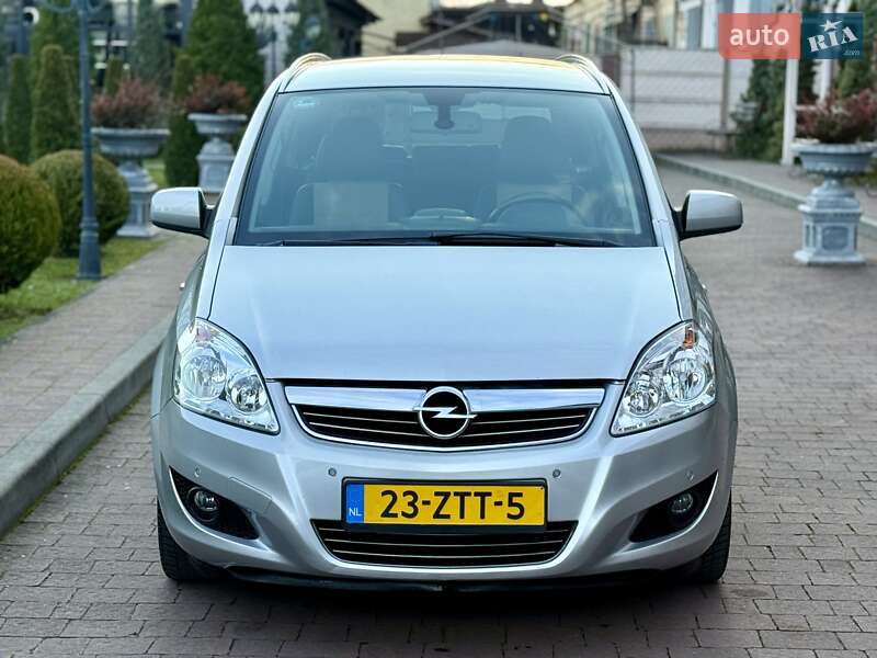 Минивэн Opel Zafira 2011 в Стрые