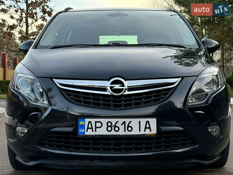 Opel Zafira 2015