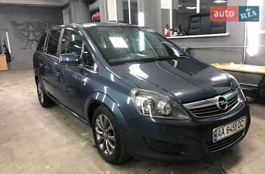 Минивэн Opel Zafira 2010 в Киеве