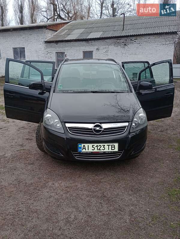 Мінівен Opel Zafira 2010 в Остер