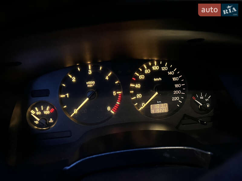 Мінівен Opel Zafira 2000 в Рівному