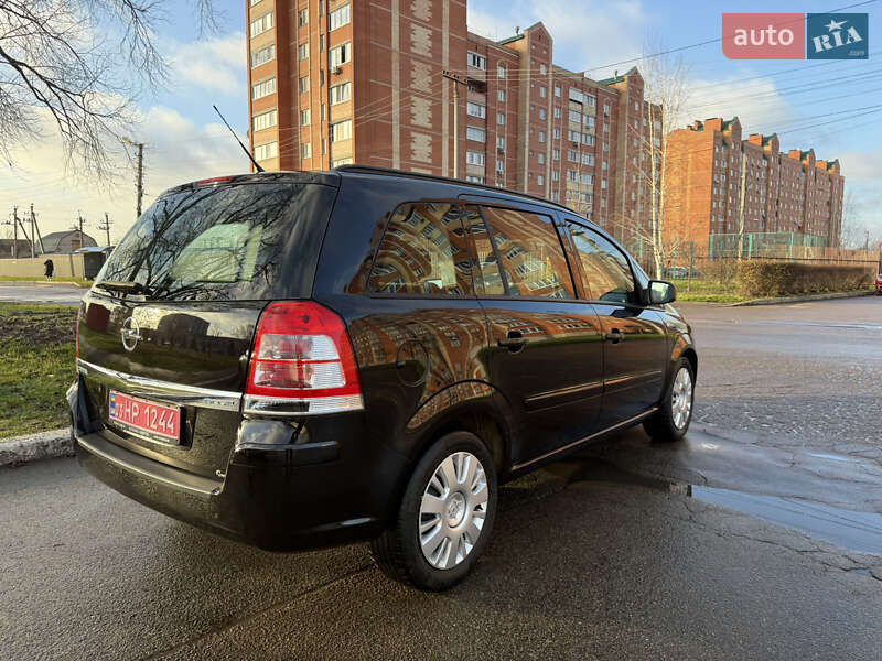 Минивэн Opel Zafira 2010 в Борисполе