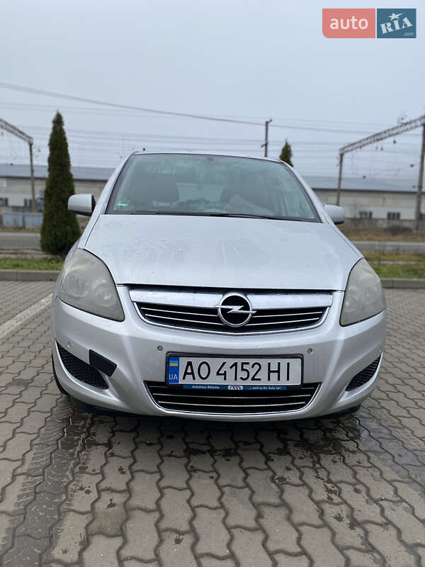 Минивэн Opel Zafira 2010 в Ужгороде фото 6 Минивэн Opel Zafira 2010 в Ужгороде