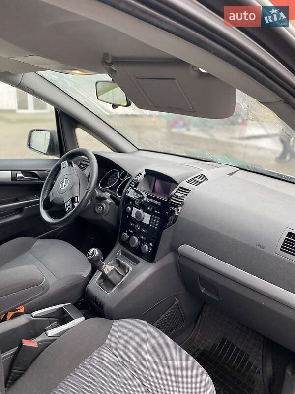 Минивэн Opel Zafira 2010 в Ужгороде фото 10 Минивэн Opel Zafira 2010 в Ужгороде