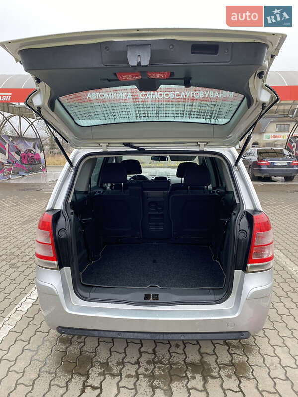 Минивэн Opel Zafira 2010 в Ужгороде фото 14 Минивэн Opel Zafira 2010 в Ужгороде