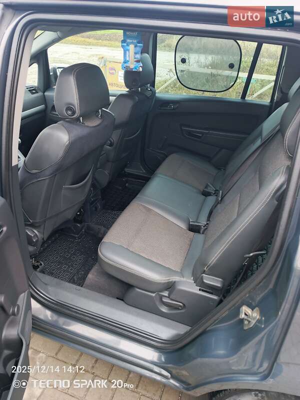 Минивэн Opel Zafira 2013 в Волочиске