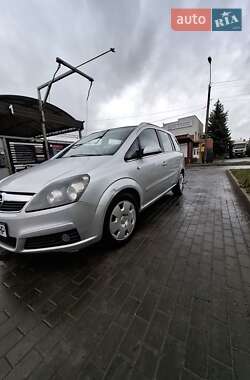 Минивэн Opel Zafira 2006 в Ровно