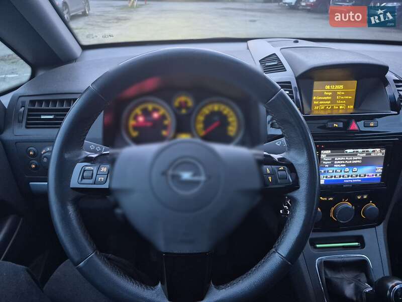 Минивэн Opel Zafira 2010 в Днепре