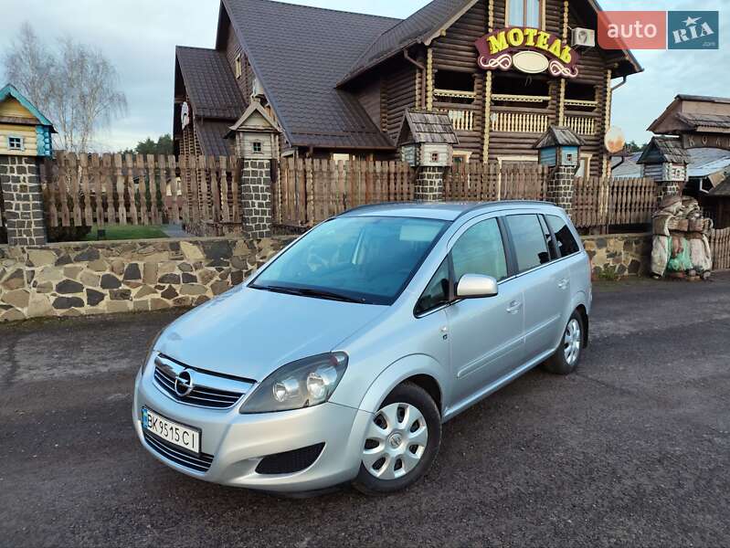 Opel Zafira 2011